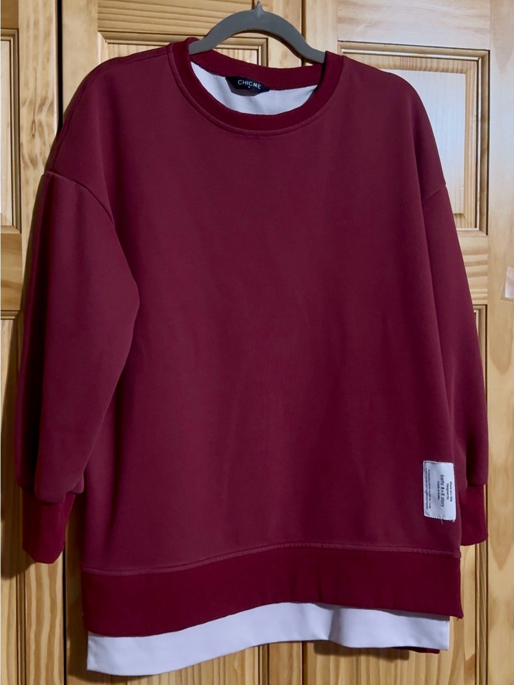 CHICME Burgundy Crewneck Sweatshirt with White Layered Hem